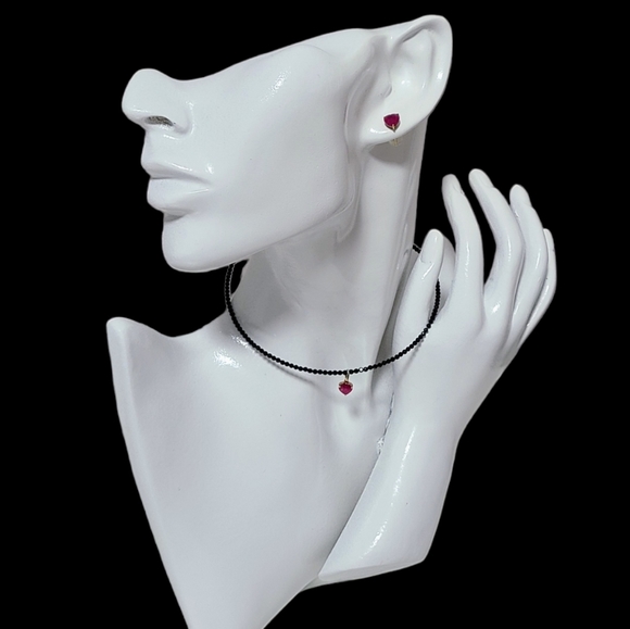 RUBY Earrings & Pendant in 18k Gold Settings - Picture 2 of 6